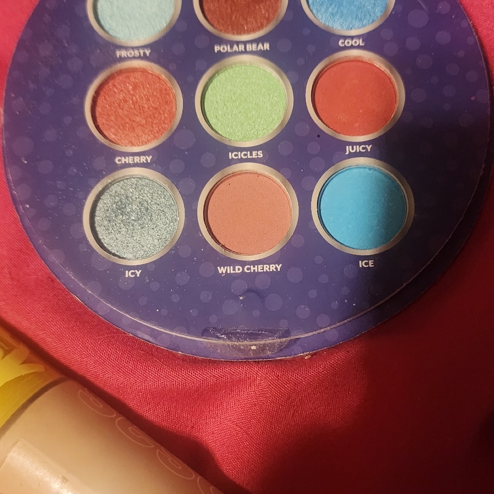 Makeup bundle - Picture 3 of 12